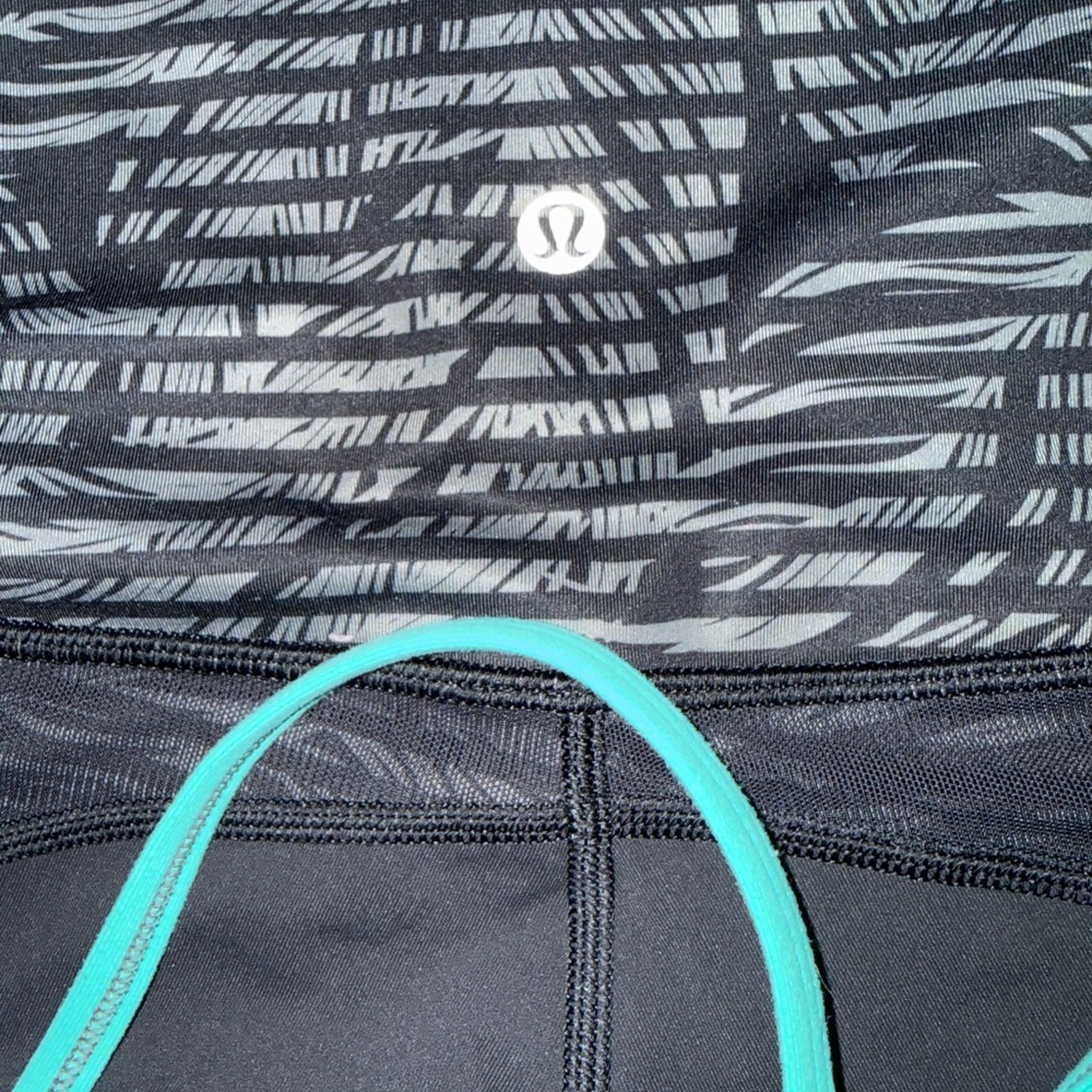 lululemon athletica Black and Teal Patterned Sports Bra with matching leggings - Picture 3 of 8